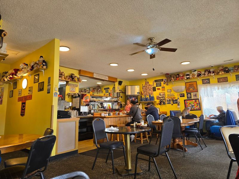Why the Hungry Bear Keeps Its Regulars Why the Hungry Bear Keeps Its Regulars