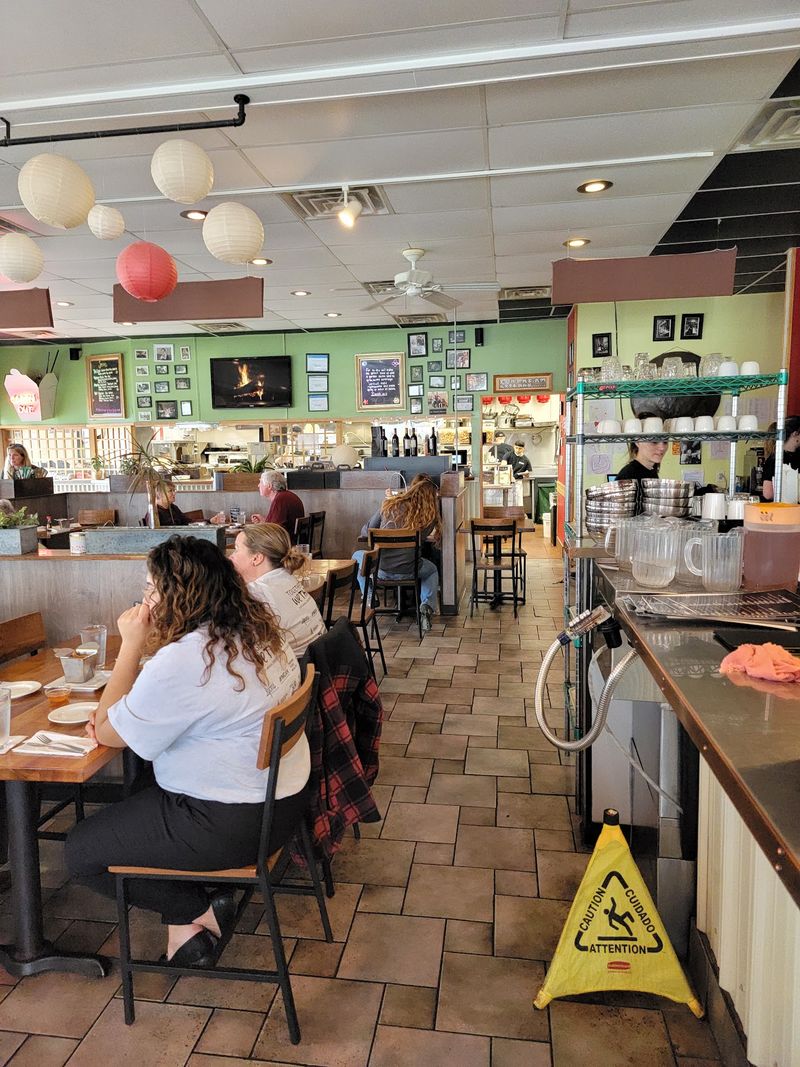 Why the Lunch Hours Are a Smart Move