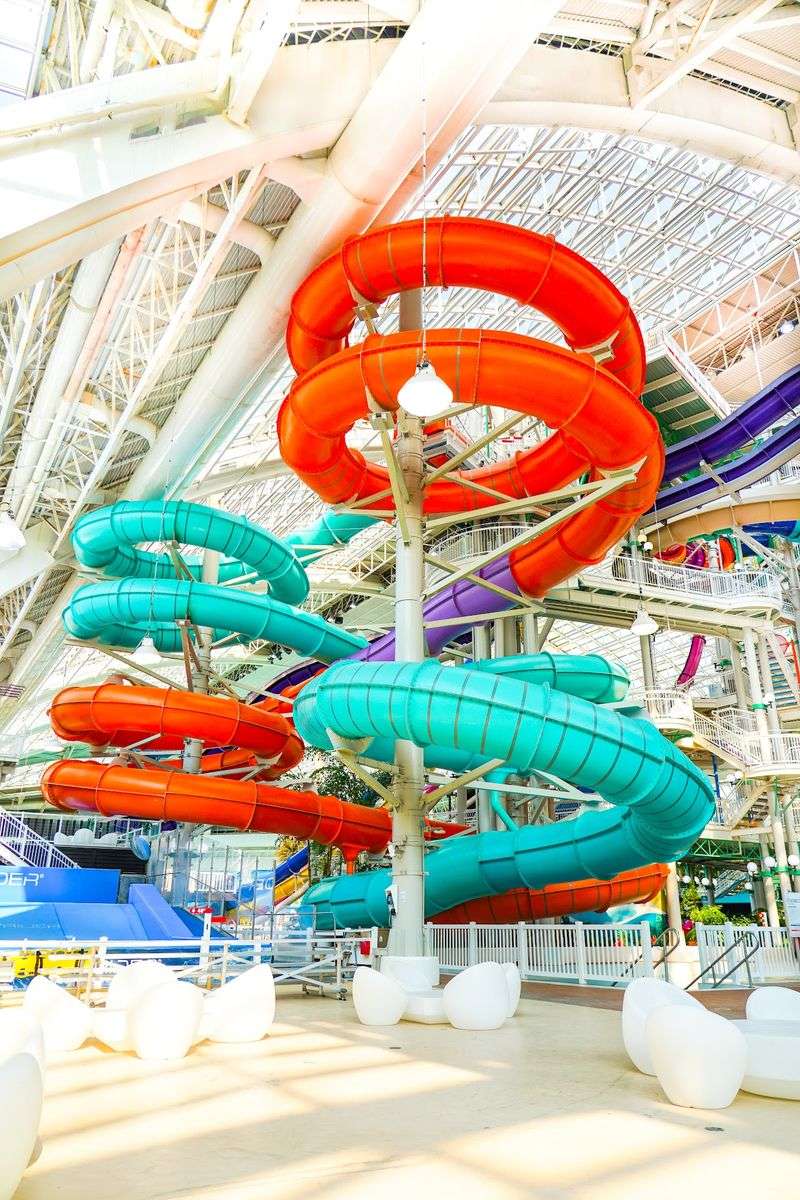 World Waterpark at West Edmonton Mall, Edmonton, Alberta World Waterpark at West Edmonton Mall, Edmonton, Alberta