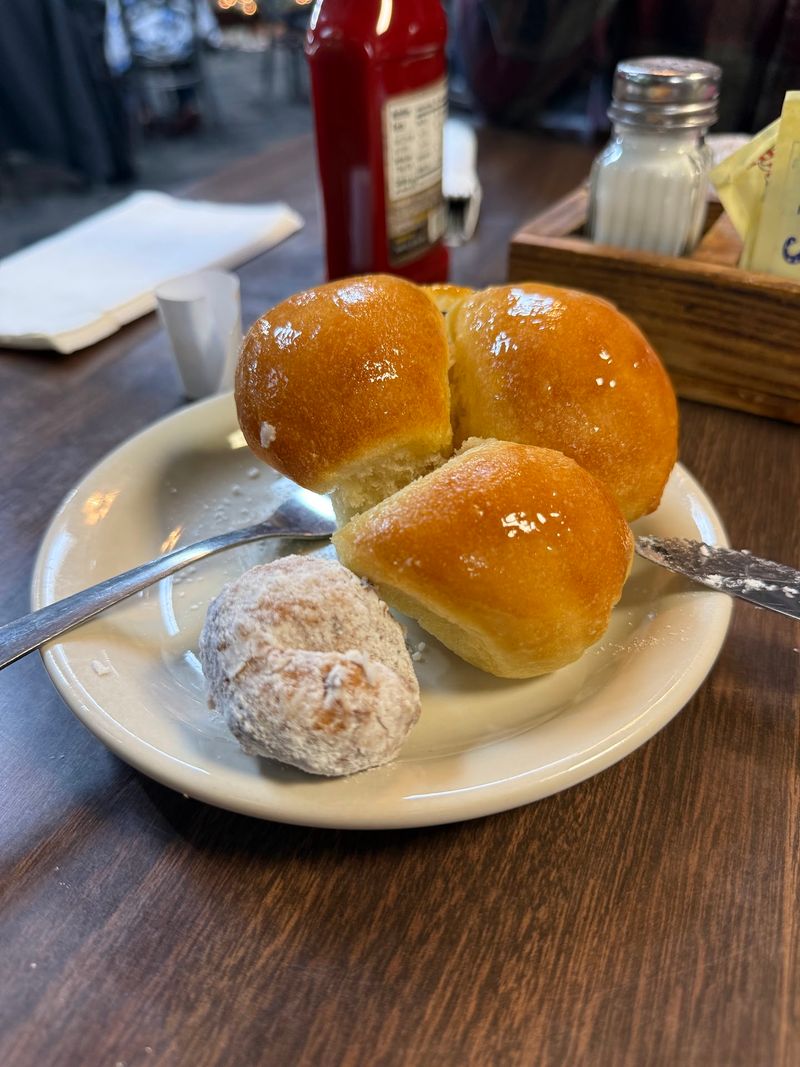 Yeast Rolls Fresh From the Oven Yeast Rolls Fresh From the Oven