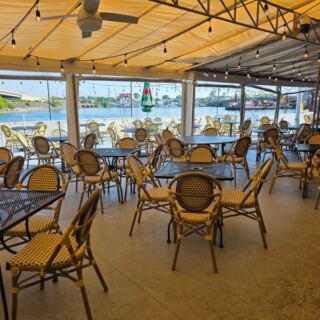 This New Jersey Seafood Spot Pairs Crab Cakes With Picnic Tables By The Boats