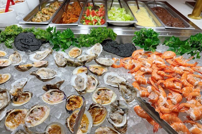 This Rhode Island Seafood Buffet Serves Crab Legs, Real Lobster, and More Dishes Than You Can Finish in One Visit