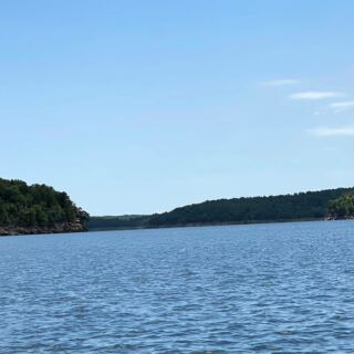 One of Oklahoma’s Clearest Lakes Has Blue Water So Coastal You’ll Forget You’re Landlocked