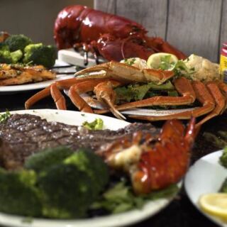 This South Carolina Seafood Buffet Keeps the Snow Crab Legs Coming Alongside Steaks and Desserts