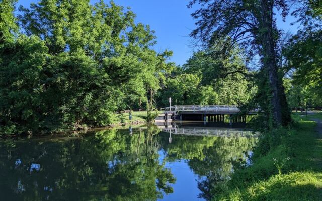 This New Jersey Canal Trail Turns an Easy Ride Into a Full-Day Escape