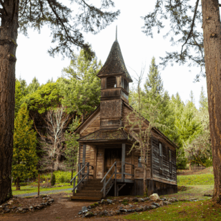 This Abandoned Oregon Pioneer Village Sits Frozen in Time and It’s Completely Free to Wander