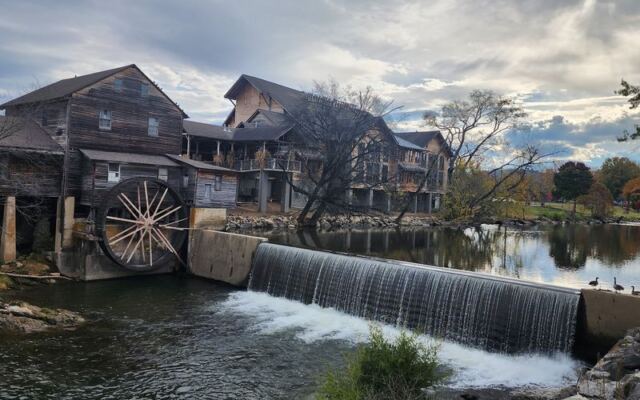 We Tasted Our Way Across Tennessee and These Small-Town Restaurants Came Out on Top
