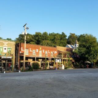 This Peaceful Southern Illinois Village Of Under 550 People Is Made For A Weekend You Won’t Want To Leave