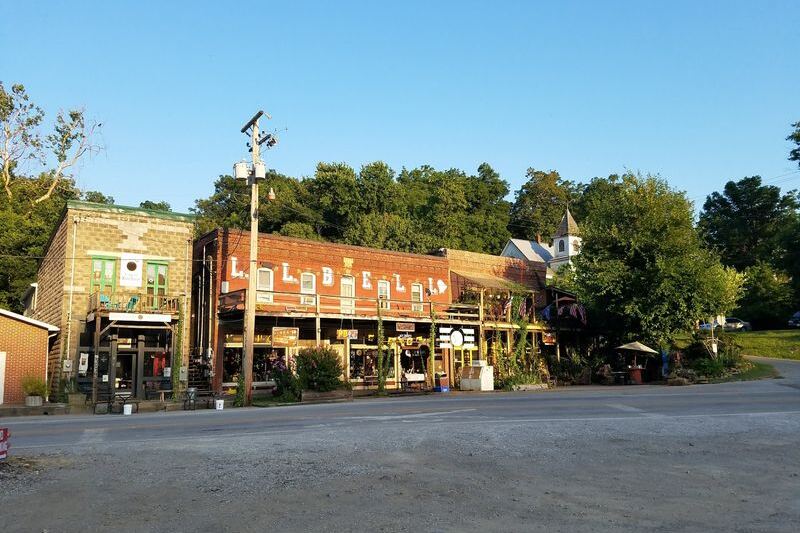 This Peaceful Southern Illinois Village Of Under 550 People Is Made For A Weekend You Won’t Want To Leave