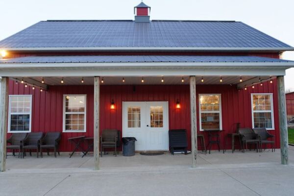 This Hidden Ohio Barn Bakery Bakes Cinnamon Rolls So Enormous Sharing Feels Like A Theory