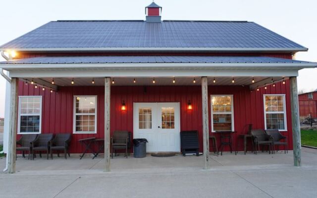 This Hidden Ohio Barn Bakery Bakes Cinnamon Rolls So Enormous Sharing Feels Like A Theory