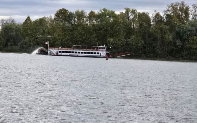 This Marietta Ohio Riverboat Restaurant Serves Dinner While The Muskingum Drifts Past Your Table