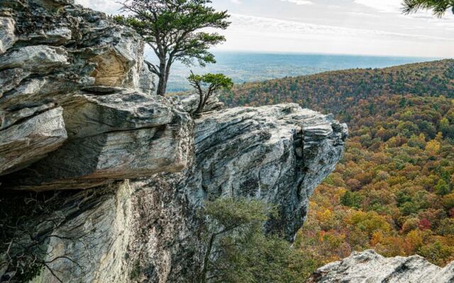 This North Carolina State Park Hides a Rock Formation Carved by Wind Over Millions of Years