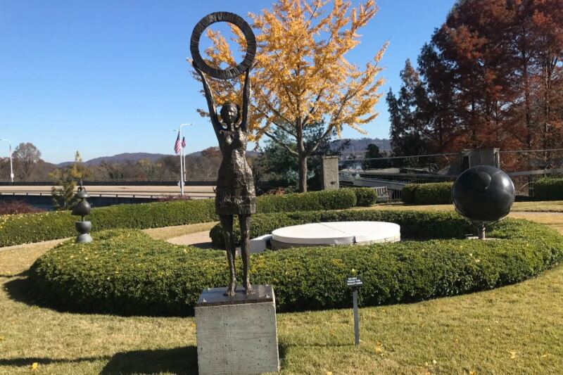 This Free Chattanooga Sculpture Stroll Lets You Wander Past Riverside Artworks Right Off The Tennessee Riverwalk