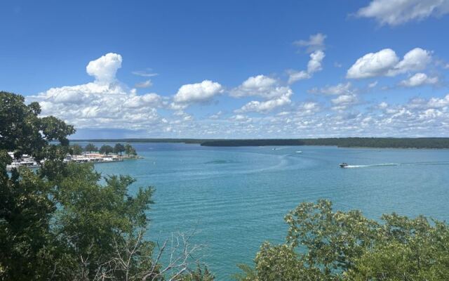 Oklahoma’s Largest State Park Has Soft Sandy Beaches, a Towering Lookout, and Crystal-Clear Lake Views