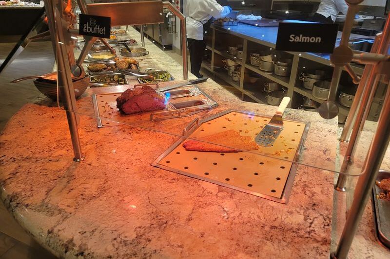 This Ohio Buffet Runs A Rotating Carving Station That Turns One Meal Into A Whole Event