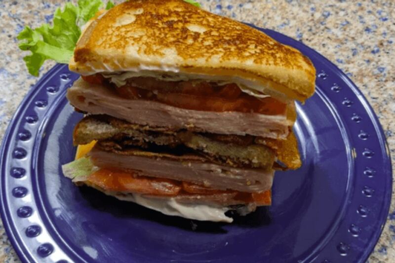 This Amish Country Market In Tennessee Builds Fresh Deli Sandwiches Locals Drive Back For Weekly