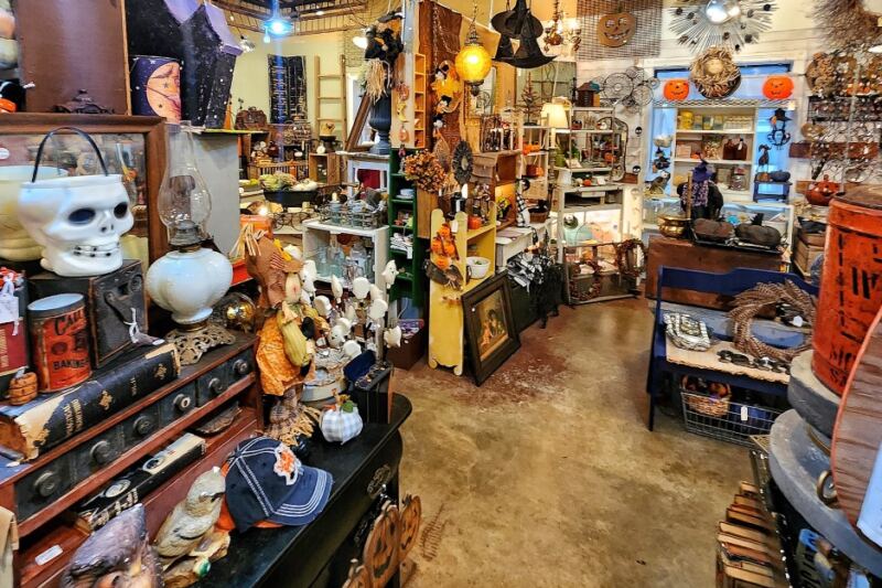 This Minnesota Vintage Store Opens Just 4 Days Each Month