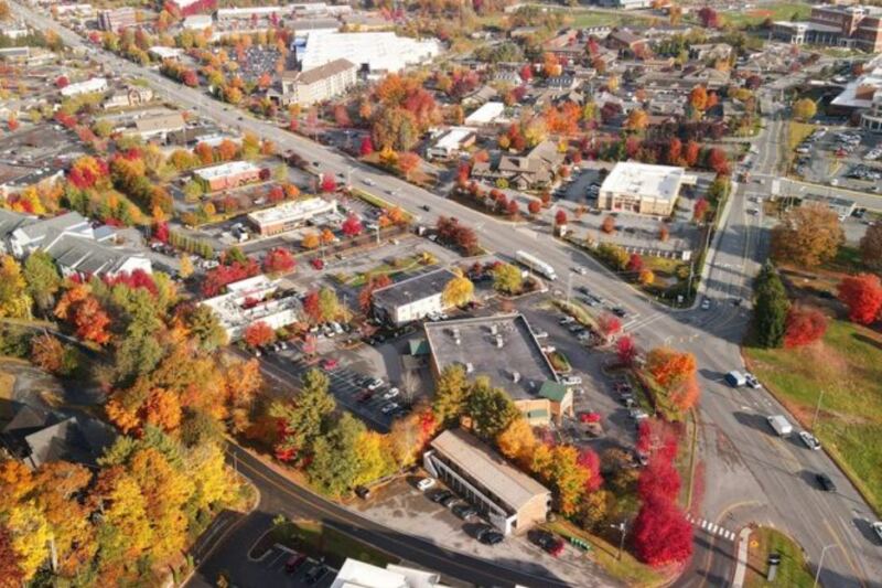 15 American Mountain Towns Made For A Crisp October Weekend