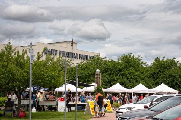 This Bustling Nevada Farmers Market Is A Food-Lover Stop For Sweet Strawberries, Artisan Sourdough, And Al Pastor Tacos