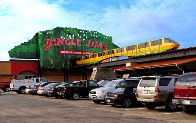 One Of Ohio’s Biggest Markets Is A Treat Lover’s Dream Under One Roof