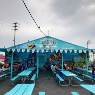 There’s a Line Out the Door for Fresh Fish at This No-Frills California Seafood Shack by the Harbor