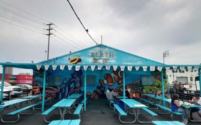 There’s a Line Out the Door for Fresh Fish at This No-Frills California Seafood Shack by the Harbor