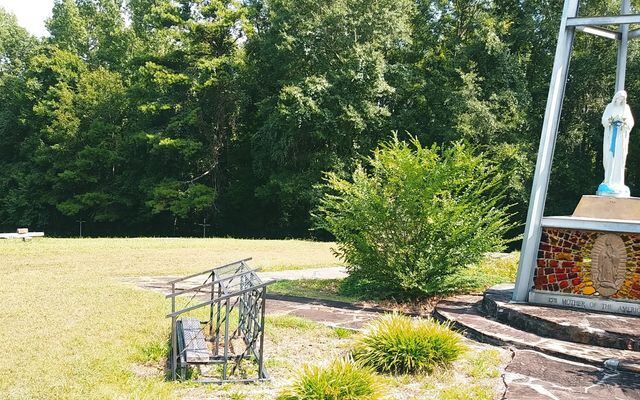 Hidden in the Tennessee Mountains Is a Peaceful Catholic Shrine You Can Walk for Free