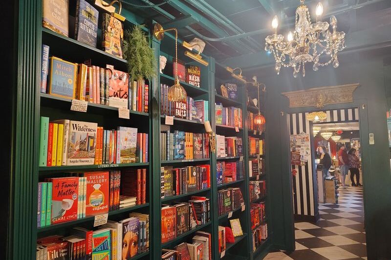 This Dreamy Florida Bookstore Is a Hideaway Book Lovers Say Ruins Every Other Shop