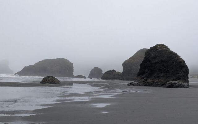 Low Tide Reveals These 10 Oregon Coast Spots Where You’ll Have the Sand All to Yourself