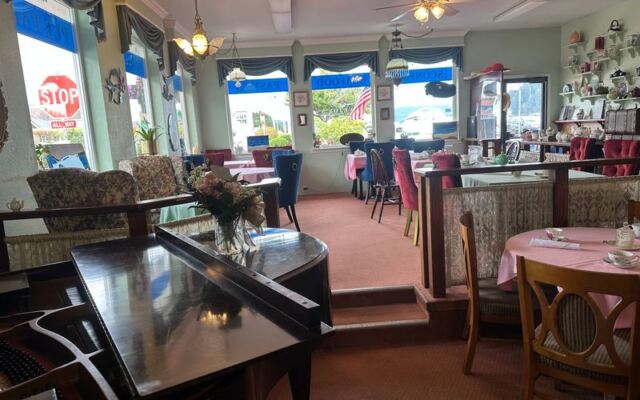 This Oregon Tea Room Pours Proper British Tea With Fresh Scones and Clotted Cream Most Locals Never Find