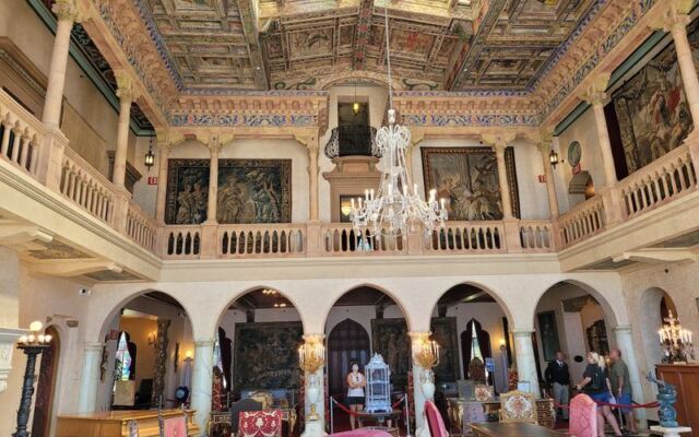 14 Epic Stops Down Florida’s Gulf Coast Between Tampa and Miami You Can’t Drive Past