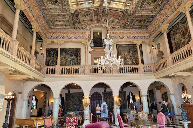 14 Epic Stops Down Florida’s Gulf Coast Between Tampa and Miami You Can’t Drive Past