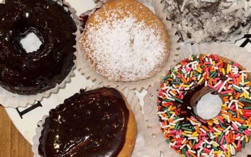 10 Classic Massachusetts Spots Turning Out Fresh Donuts Worth Getting Out of Bed For