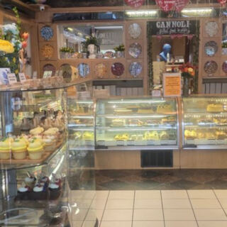 This Rhode Island Bakery Makes Pastries The Same Way An Italian Family Has Since 1916