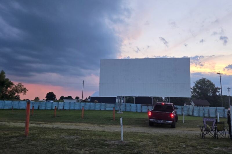 These 8 Tennessee Drive-In Theaters Keep Crisp Fall Movie Nights Glowing Under the Stars