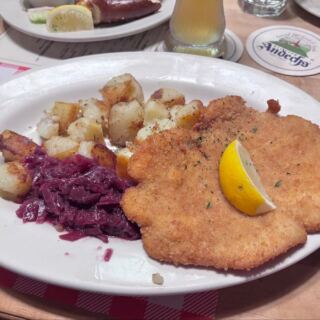 This Unassuming Chicago Spot Feels Like A German Lodge Once You Taste The Schnitzel