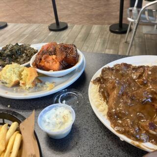 This Oklahoma City Restaurant Serves Authentic Soul Food With Portions That Fill the Plate