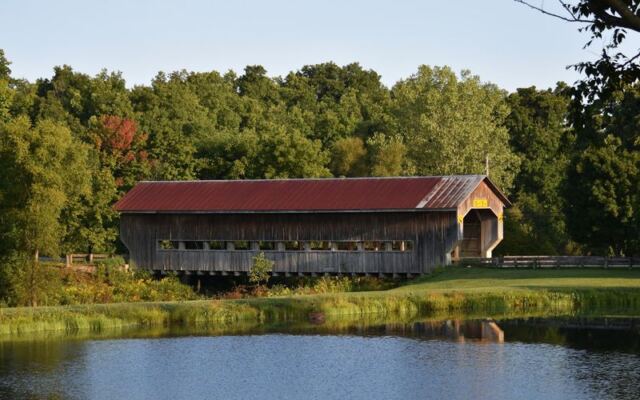 This Overlooked Ohio Covered Bridge Is One Of The Prettiest Hidden Gems You’ll Ever Find