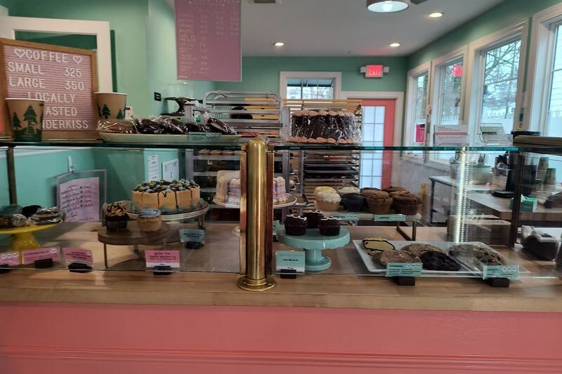 This Ohio Bakery Is Entirely Dairy-Free And Still Pipes Frosting Thick Enough To Swoon Over