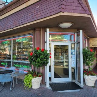 Locals Can’t Get Enough of the Italian Pastries at This Jersey Shore Gem