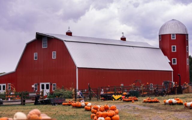 Browse Rows of Handmade Quilts and Fresh Fried Pies at Shepherd’s Cross in Claremore