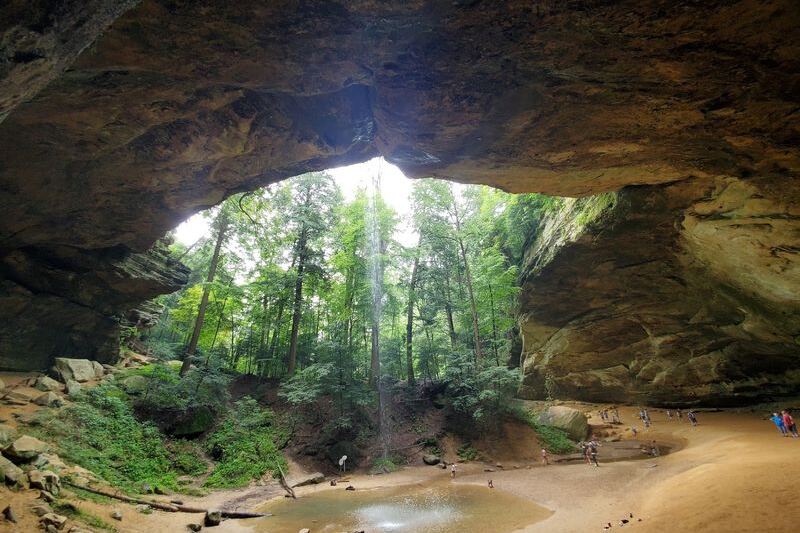 Ohio Has A Waterfall You Can Actually Walk Behind Without Getting Wet In Hocking Hills