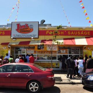 Regulars Cross Illinois For This Chicago Maxwell Street Polish Sausage Counter Locals Guard Fiercely