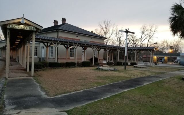 This South Carolina Restaurant Turned An Old Train Depot Into A Dining Room You Have To See