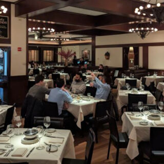 This Chicago Restaurant Flies in Florida Stone Crab and Pairs It With Prime Steaks