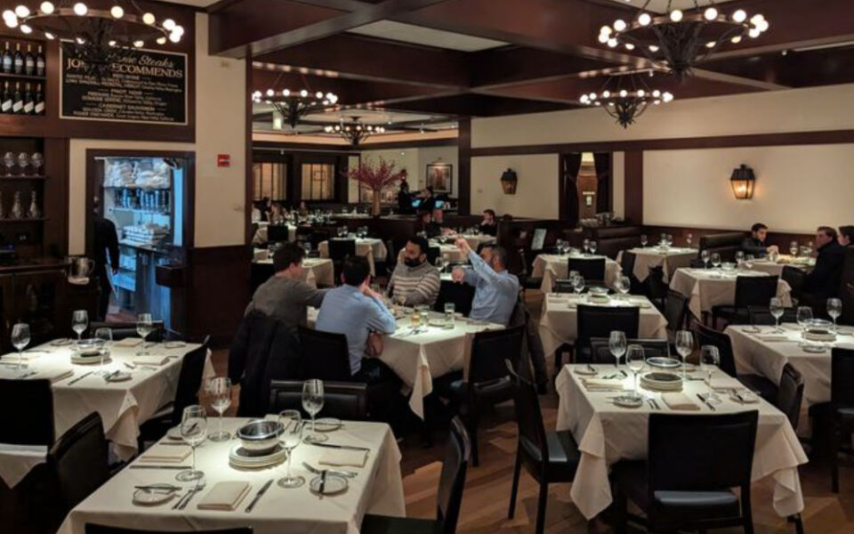 This Chicago Restaurant Flies in Florida Stone Crab and Pairs It With Prime Steaks