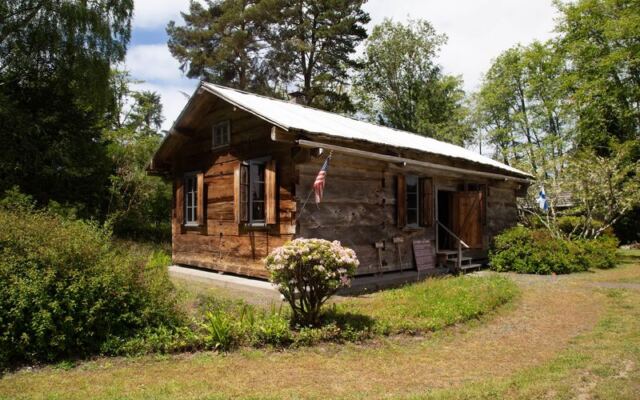 This Tucked-Away Oregon Log Cabin Is Honored as America’s Finest Hand-Hewn Home, With Living-History Demos All Summer