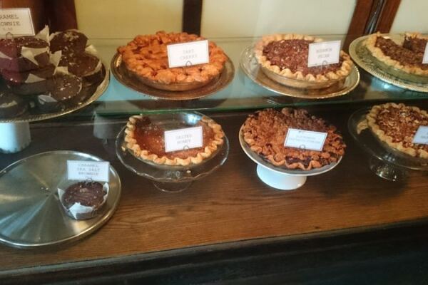 This Unassuming Oregon Restaurant Bakes a Key Lime Pie So Good People Call It America’s Best