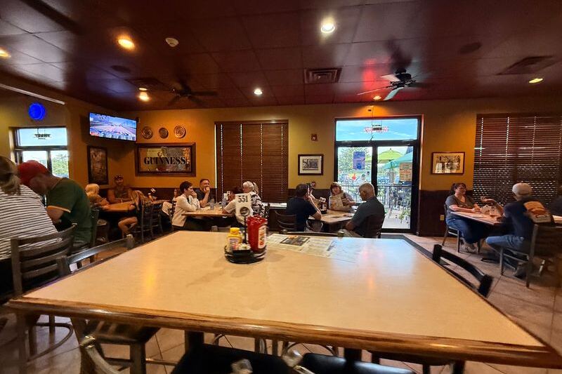 This Unassuming Illinois Pub Serves The Original Horseshoe Sandwich Locals Have Loved For Decades